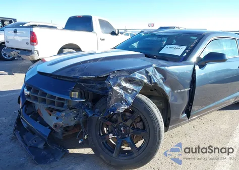 2013 Chevrolet Camaro 1Ls z USA, uszkodzony, nr VIN 2G1FE1E33D9195522